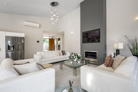 Photo of property in 29 Schopolo Place, Schnapper Rock, Auckland, 0632