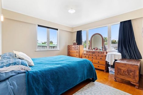 Photo of property in 20 Stokes Avenue, Te Atatu Peninsula, Auckland, 0610