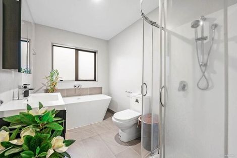 Photo of property in 9 View Road, Mangere, Auckland, 2022