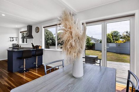 Photo of property in 11 Mccarthy Street, Hawera, 4610