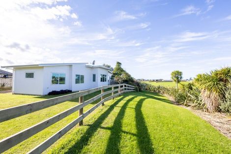Photo of property in 16 Riverglen Road, Waipu, 0510