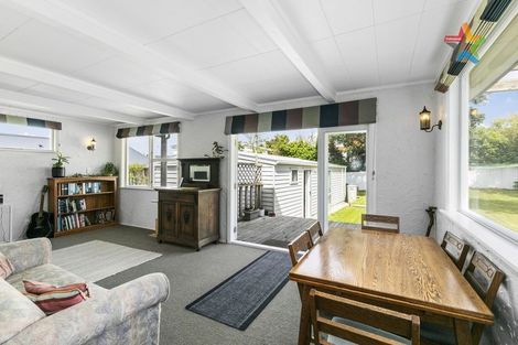Photo of property in 9 Cedar Street, Maungaraki, Lower Hutt, 5010