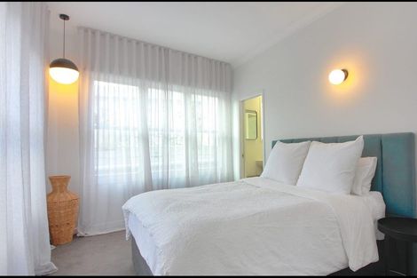 Photo of property in Illawarra Flats, 8/6 Brighton Road, Parnell, Auckland, 1052