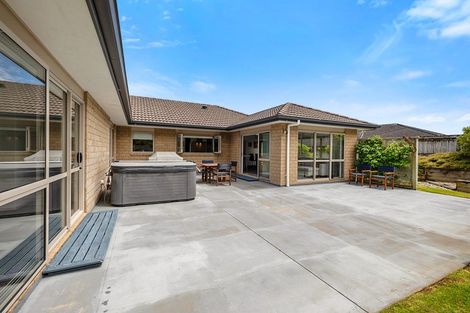 Photo of property in 27 Redwood Crescent, Hurdon, New Plymouth, 4310