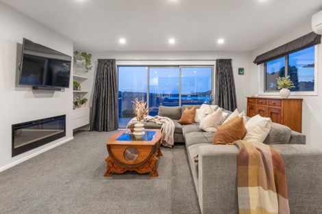 Photo of property in 2 Ihakara Arthur Lane, Aotea, Porirua, 5024
