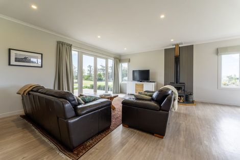 Photo of property in 39 Easons Road, Hampden, 9410