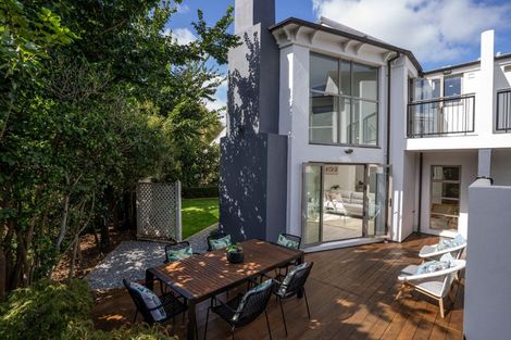 Photo of property in 2/37 Poynder Avenue, Merivale, Christchurch, 8014