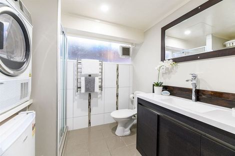 Photo of property in 43 Knightsbridge Drive, Forrest Hill, Auckland, 0620