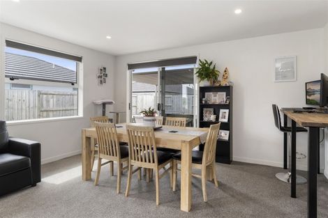 Photo of property in 15 Batty Street, Papamoa Beach, Papamoa, 3118