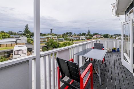 Photo of property in 72 Park Avenue, Waitarere Beach, Levin, 5510