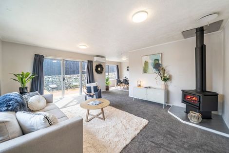 Photo of property in 9 Venus Place, Whitby, Porirua, 5024