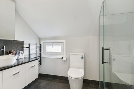 Photo of property in 2b Paratu Way, Strathmore Park, Wellington, 6022