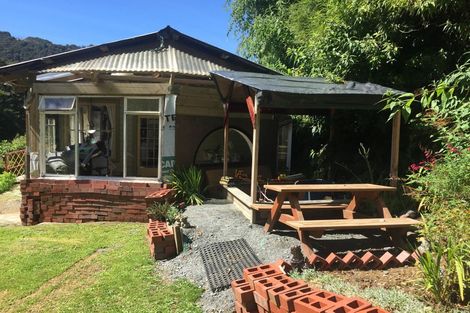 Photo of property in 16 Morepork Lane, Waipori Falls, Outram, 9073
