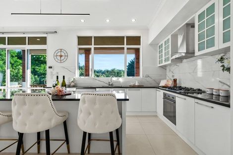 Photo of property in 16 Michael Bosher Way, Flat Bush, Auckland, 2019