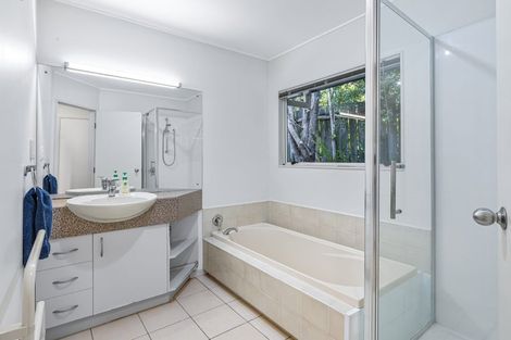 Photo of property in 8 Jean Place, Stanmore Bay, Whangaparaoa, 0932