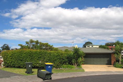 Photo of property in 20 Jacanas Place, Unsworth Heights, Auckland, 0632