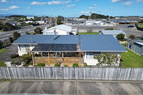 Photo of property in 18 Johnston Street, Foxton, 4814