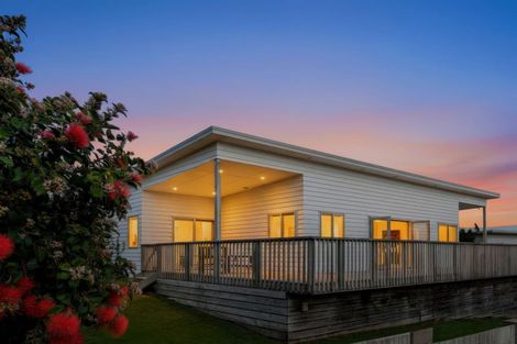 Photo of property in 12 Devon Street, Mangawhai Heads, Mangawhai, 0505