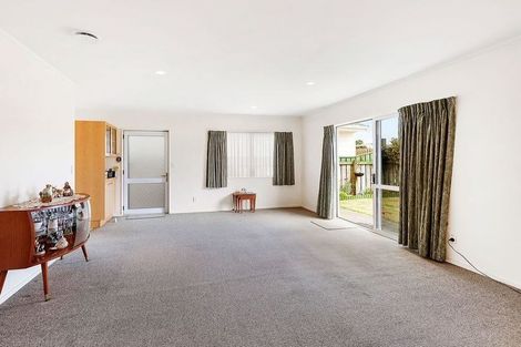Photo of property in 2/61 Main Road, Titahi Bay, Porirua, 5022