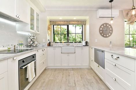 Photo of property in 14a Motuora Road, Manly, Whangaparaoa, 0930