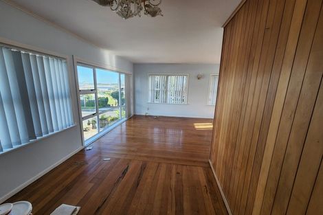 Photo of property in 1 Cotswold Lane, Mount Wellington, Auckland, 1060