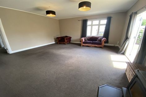 Photo of property in 27 Milverton Avenue, Hokowhitu, Palmerston North, 4410
