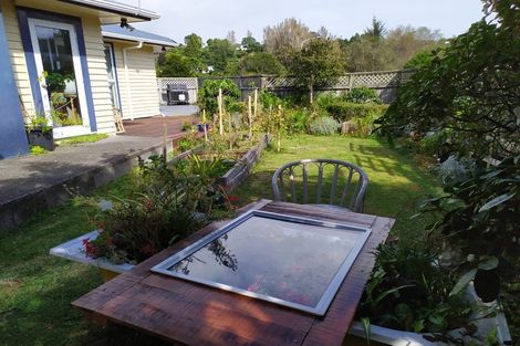 Photo of property in 5 Kendal Place, Merrilands, New Plymouth, 4312