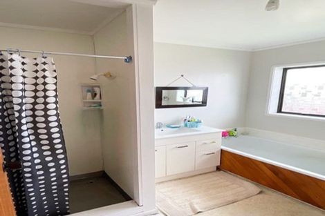 Photo of property in 1/21 Liam Place, Half Moon Bay, Auckland, 2012