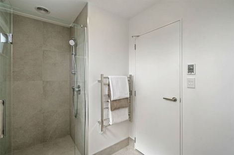 Photo of property in 1c Lowe Street, Belmont, Auckland, 0622