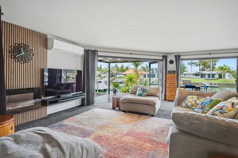 Photo of property in 124 Motu Grande, Pauanui, Hikuai, 3579