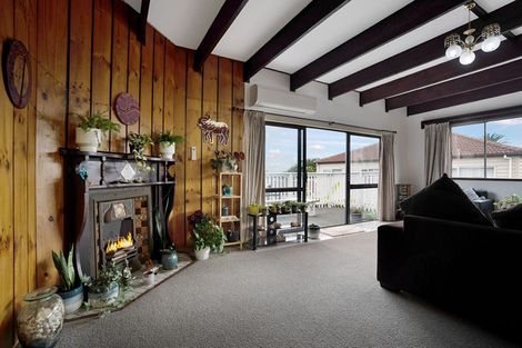 Photo of property in 2/20 Humphrey Kemp Avenue, Henderson, Auckland, 0612