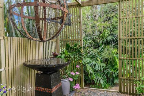 Photo of property in 17 Oparakau Road, Matakohe, 0594