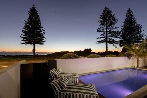 Photo of property in 87 Marine Parade, Mount Maunganui, 3116