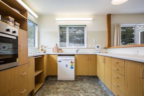 Photo of property in 13 Sunset Parade, Plimmerton, Porirua, 5026