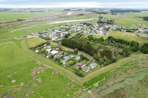 Photo of property in 3 Anga Street, Tangimoana, 4822