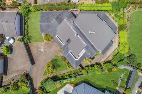 Photo of property in 8 Gillard Place, Eastern Beach, Auckland, 2012