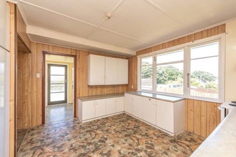 Photo of property in 12 Matai Street, Castlecliff, Whanganui, 4501