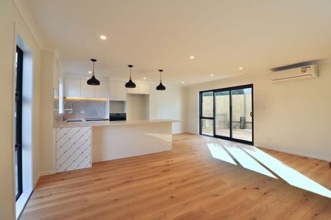 Photo of property in 210a Forrest Hill Road, Forrest Hill, Auckland, 0620