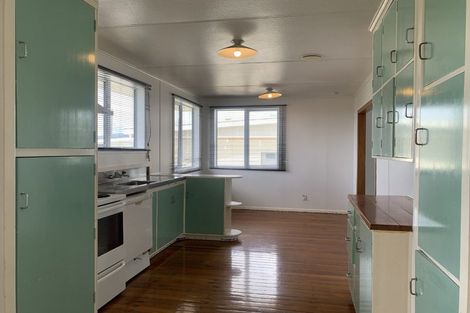 Photo of property in 1/204 Sturges Road, Henderson, Auckland, 0612