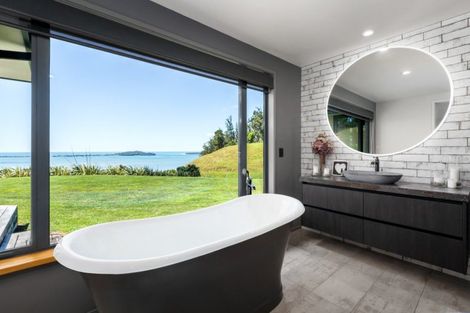 Photo of property in 1031b State Highway 2, Tanners Point, Katikati, 3177