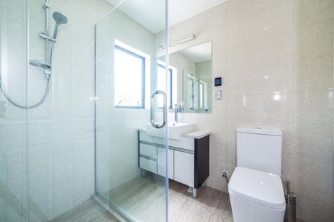 Photo of property in 3b De Val Drive, Titirangi, Auckland, 0604