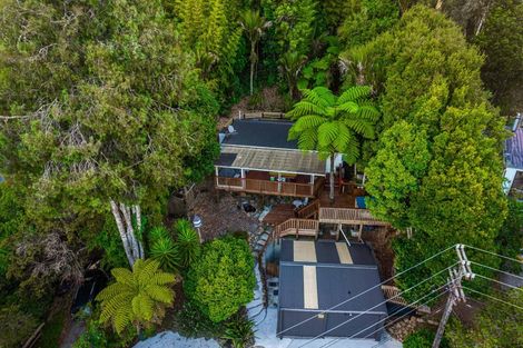 Photo of property in 894 West Coast Road, Waiatarua, Auckland, 0604