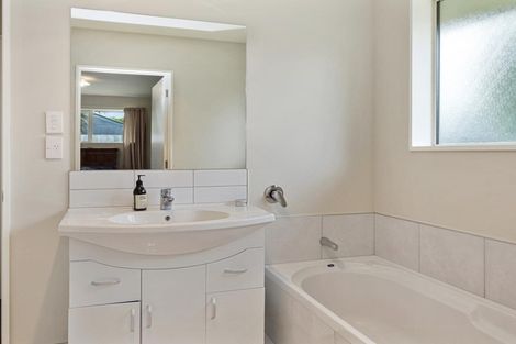 Photo of property in 144e High Street, Oxford, 7430