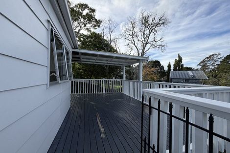 Photo of property in 27 Cedar Heights Avenue, Massey, Auckland, 0614