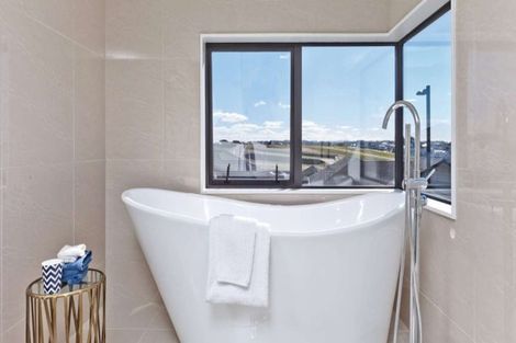 Photo of property in 33 Cilliers Drive, Silverdale, 0932