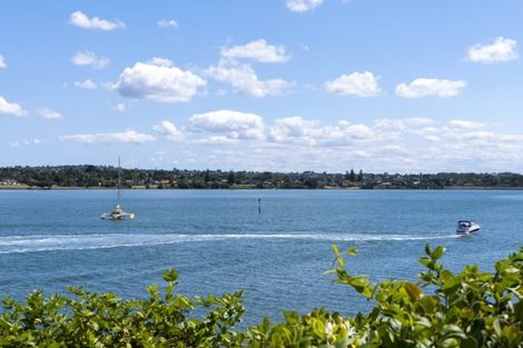 Photo of property in 22 Sanctuary Point, Sunnyhills, Auckland, 2010