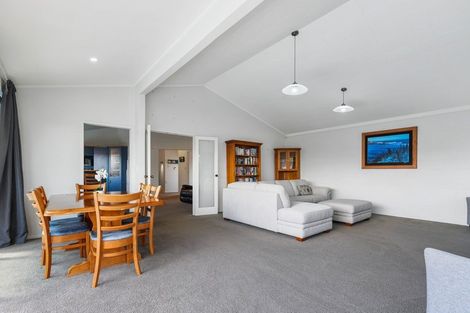 Photo of property in 17 Samuel Place, Queenwood, Hamilton, 3210