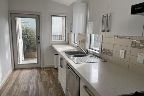 Photo of property in 7 Fallowfield Avenue, Mount Victoria, Wellington, 6011