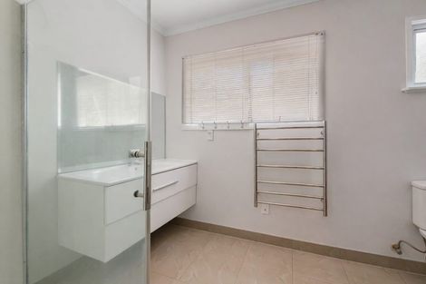 Photo of property in 9 Bryers Place, Bayview, Auckland, 0629