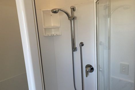 Photo of property in 65 Rising Parade, Fairview Heights, Auckland, 0632